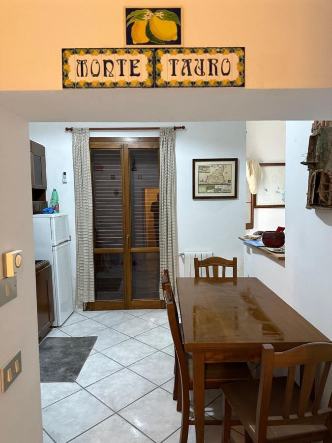 Monte Tauro Apartment Taormina Buitenkant foto